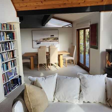 The Black Chalet Whitianga Buitenkant foto