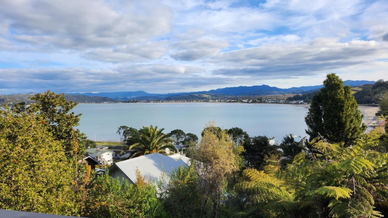 The Black Chalet Whitianga Buitenkant foto
