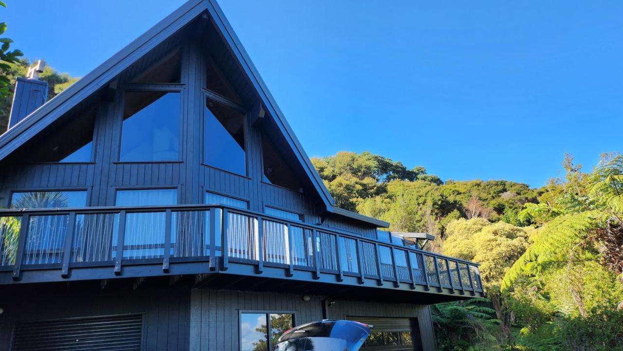 The Black Chalet Whitianga Buitenkant foto