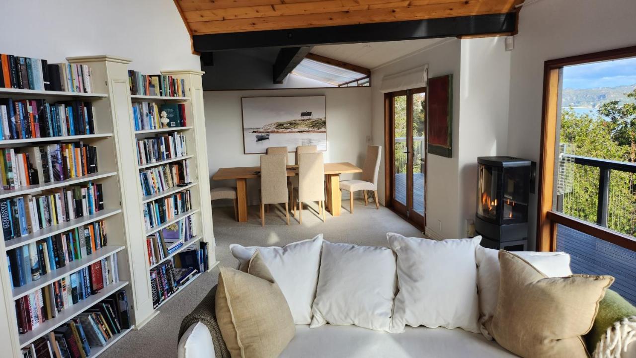 The Black Chalet Whitianga Buitenkant foto