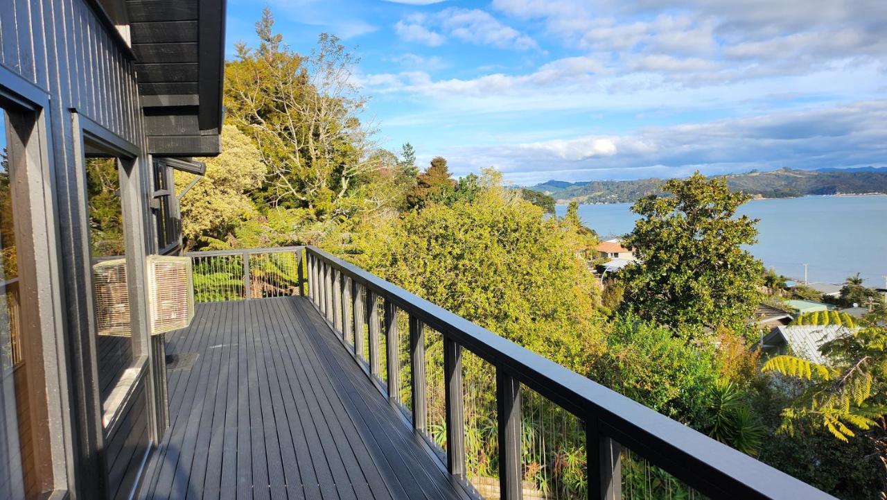 The Black Chalet Whitianga Buitenkant foto