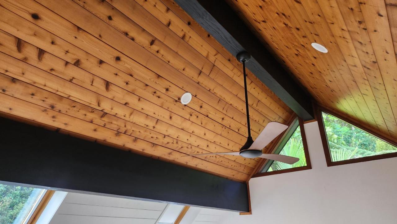 The Black Chalet Whitianga Buitenkant foto